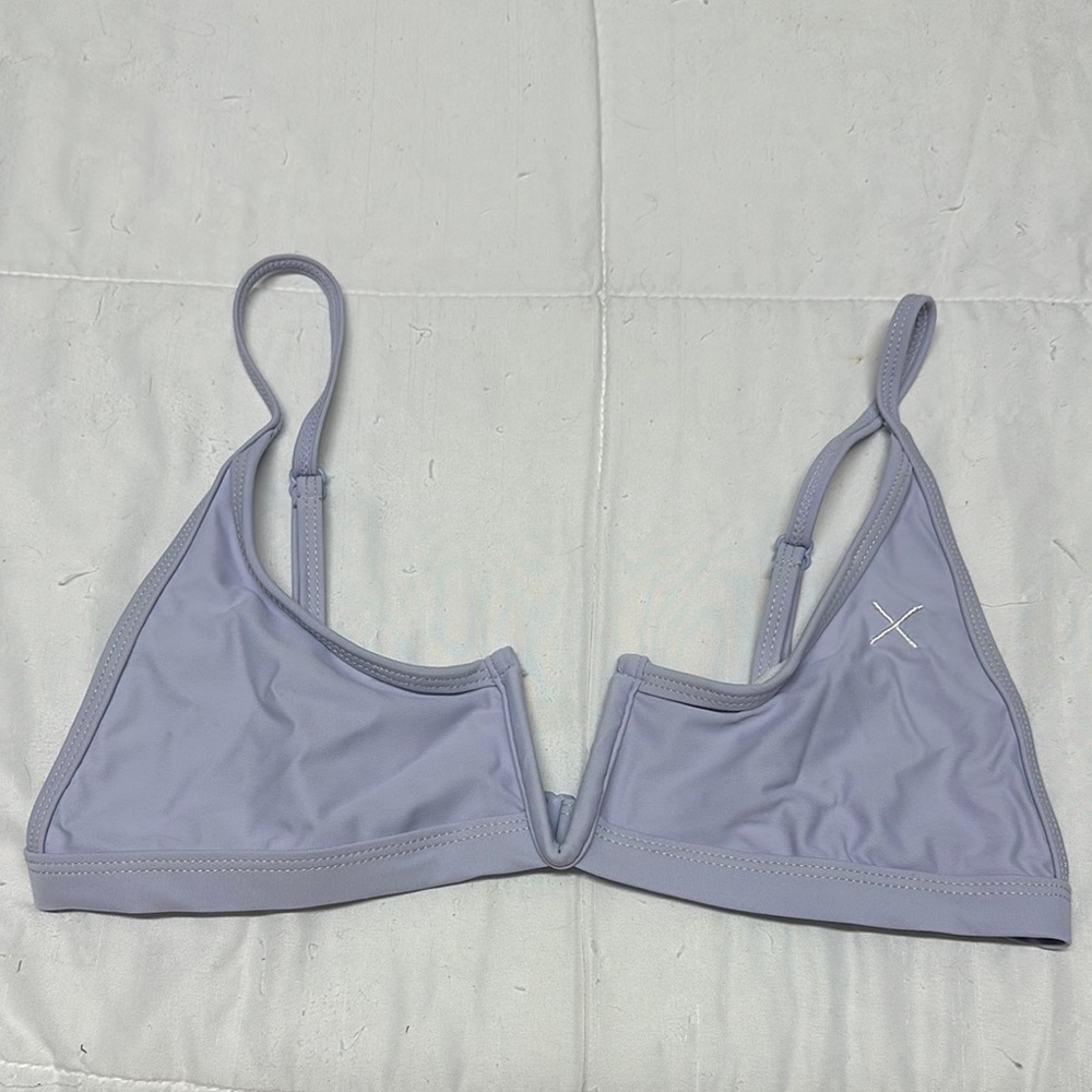 NWOT Boutine LA Lavender Plunge Bikini Top